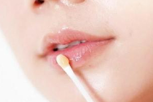 口紅雨衣適用于所有的口紅嗎？啞光口紅不適合