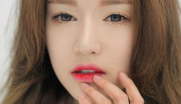 口紅雨衣用完會油么？紙巾抿一下不會油