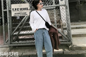 牛仔褲要翻過來洗嗎？翻過來洗可以減少褪色