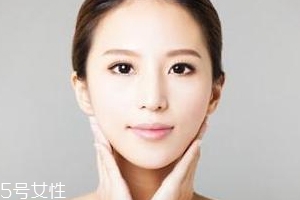 美白產(chǎn)品白天用好還是晚上用好？白天可以用