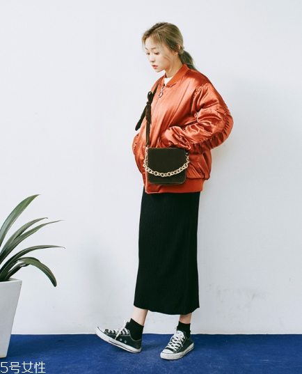 黑色針織裙配什么鞋子？各種風(fēng)格隨意切換