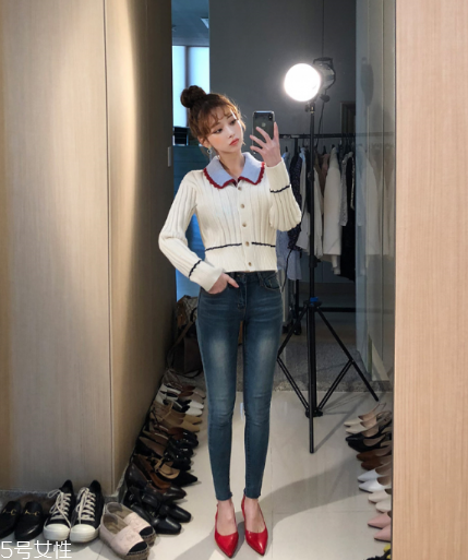 白色針織衫怎么搭配？今年開春這樣穿