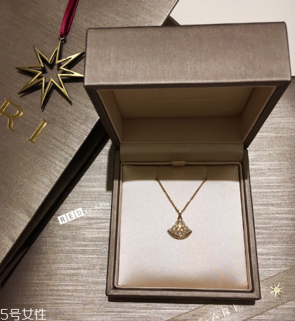 寶格麗項(xiàng)鏈可以戴著洗澡嗎？