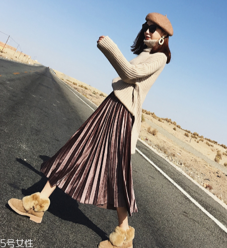 金屬色服裝怎么搭配？新年前衛(wèi)又時髦