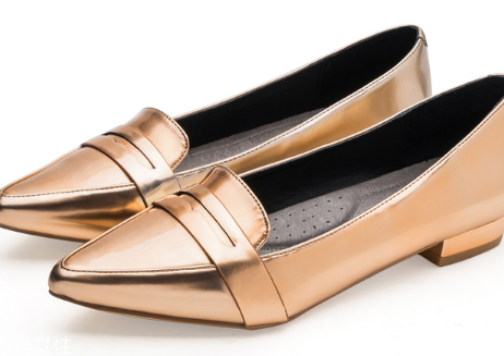 金屬色服裝怎么搭配？新年前衛(wèi)又時髦