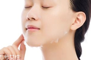 長痘痘可以敷玻尿酸面膜嗎？幫助痘肌恢復