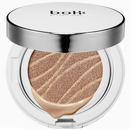 妝前乳和氣墊哪個先用？妝前乳先用