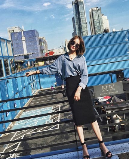 黑色針織裙配什么上衣好看？小女人溫柔氣質(zhì)盡顯
