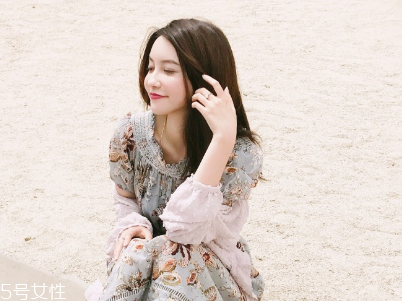 長期用清水洗臉好嗎 清水洗不干凈深層污垢 長期用清水洗臉好嗎 清水洗不干凈深層污垢