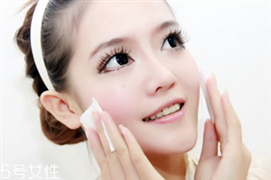 油性皮膚怎么選擇洗面奶 選擇弱酸性的洗面奶 油性皮膚怎么選擇洗面奶 選擇弱酸性的洗面奶