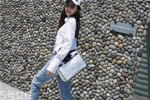 牛仔褲有味道怎么除去？四招輕松去除異味