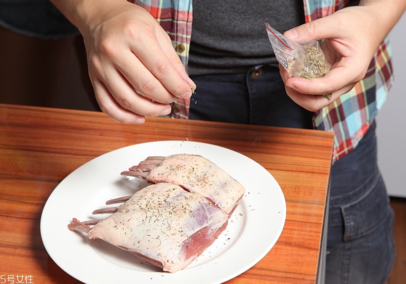 牛排豬排羊排的燒烤技巧一次學會 牛排豬排羊排的燒烤技巧一次學會