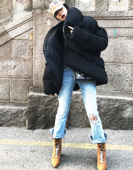 牛仔褲用什么泡不掉色？洗前先用鹽水浸泡