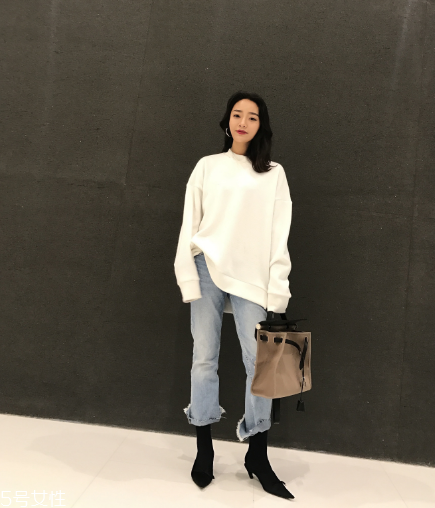 牛仔褲用什么泡不掉色？洗前先用鹽水浸泡