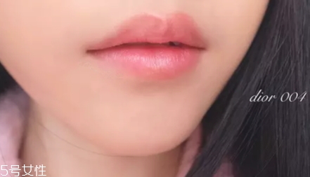 迪奧005和004哪個(gè)好看？