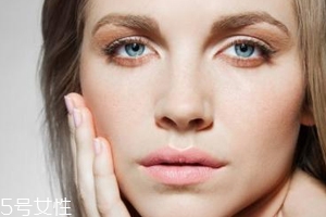 春季如何預(yù)防皮膚過(guò)敏？選擇敏感肌專(zhuān)用護(hù)膚品