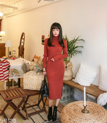 紅色針織連衣裙怎么搭配？氣質女神就是你