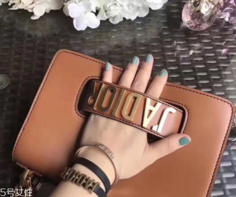 dior迪奧包包哪款好？這幾款最經(jīng)典