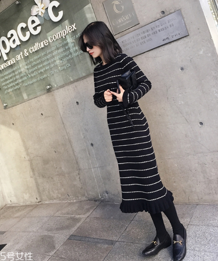 條紋針織裙怎么搭配？優(yōu)雅氣質(zhì)讓人著迷