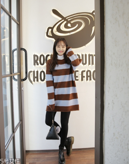 條紋針織裙怎么搭配？優(yōu)雅氣質(zhì)讓人著迷