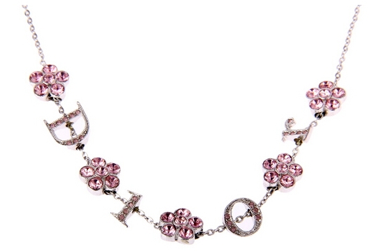 dior迪奧項(xiàng)鏈?zhǔn)鞘裁床馁|(zhì)？