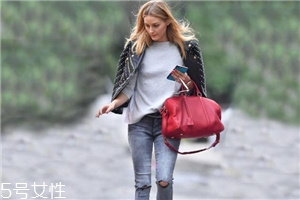 鉚釘服裝怎么搭配？打造別樣高級(jí)感