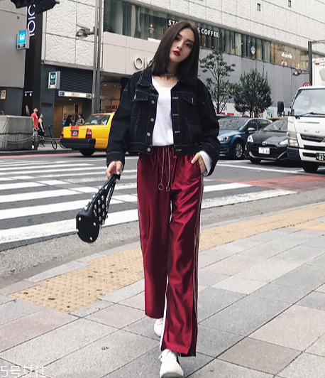 闊腿褲上面穿什么衣服？這樣搭配不會出錯(cuò)