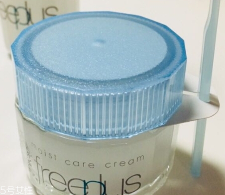 freeplus芙麗芳絲面霜怎么用？