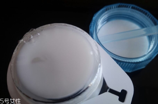 面霜可以晚上用嗎？面霜也分早晚霜