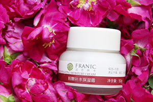 法蘭琳卡面霜多少錢？談?wù)勎业氖褂眯牡?><p><strong>法蘭琳卡面霜多少錢？談?wù)勎业氖褂眯牡?/strong></p></a></li> 	     </ul>
		</div>
	   <div   id=