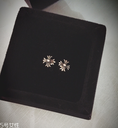 克羅心耳釘是純銀的嗎？娛樂圈捧紅的潮牌配飾