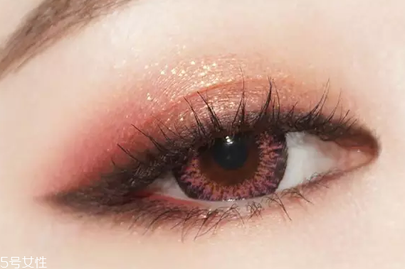 眉粉可以當(dāng)眼影粉用嗎？完全可以