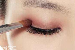 眉粉可以當(dāng)眼影粉用嗎？完全可以