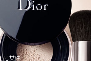 dior迪奧蜜粉哪款好用？讓妝效更持久