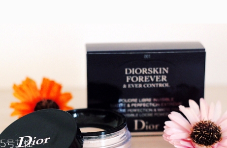 dior迪奧蜜粉哪款好用？讓妝效更持久