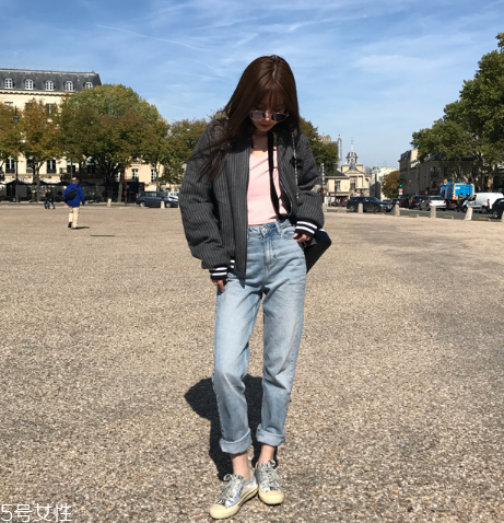 牛仔褲太緊了怎么辦？牛仔褲穿穿就松了