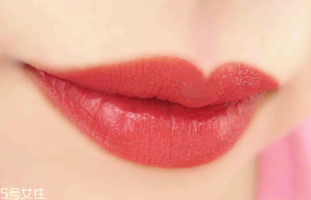 菲詩(shī)小鋪豆沙色和沙灘色哪個(gè)好看？沙灘色更成熟