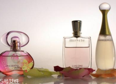 香水太濃如何稀釋？用柑橘香味混合