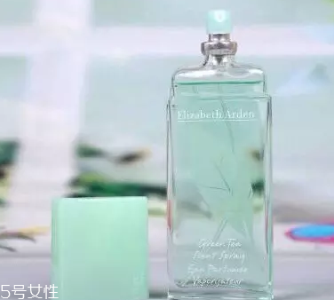 濃香水和淡香水哪個好？淡香水男女都能用