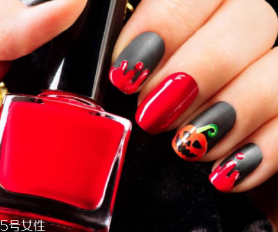 指甲油有點(diǎn)變稠了怎么辦？加入透明指甲油