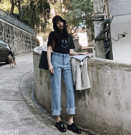 牛仔褲太寬松怎么改??？牛仔褲穿松了這樣處理