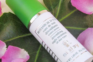 sisley希思黎和fresh馥蕾詩哪個好？