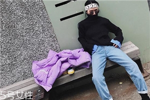 牛仔褲燙了個(gè)洞怎么辦？巧妙修補(bǔ)換新裝