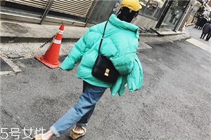 牛仔褲脫漿是什么意思？脫漿之后更柔軟