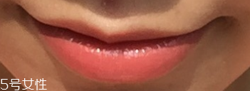 mac唇釉哪個顏色比較日常？溫柔清新珊瑚粉