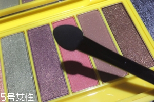 菲詩小鋪辛普森眼影好用嗎？適合手殘黨日常妝