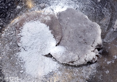 芋圓怎么做才會q彈好吃又滑嫩 芋圓怎么做才會q彈好吃又滑嫩