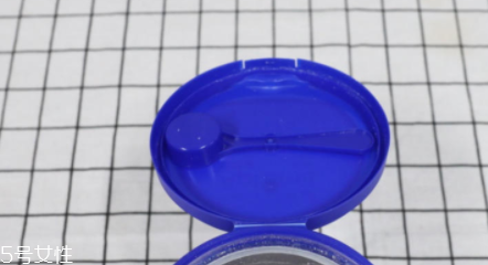 愛他美奶粉哪個版本好？白金版表現(xiàn)出色