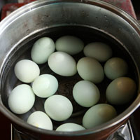 皮蛋和咸鴨蛋的區(qū)別 在家腌制好簡單 皮蛋和咸鴨蛋的區(qū)別 在家腌制好簡單