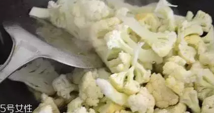 花椰菜炒肉怎么做好吃？這么做簡單又美味